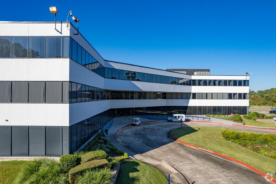 110-140 Cypress Station Dr, Houston, TX à louer - Photo de l’immeuble – Image 3 sur 35