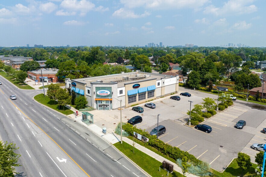 1925 Victoria Park Av, Toronto, ON à louer - Photo de l’immeuble – Image 2 sur 5