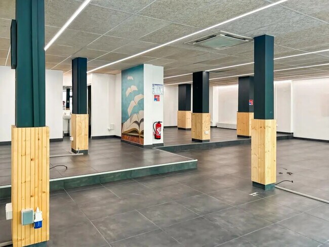 Plus de détails pour 127 Avenue Jean Baptiste Clément, Boulogne-Billancourt - Local commercial à louer