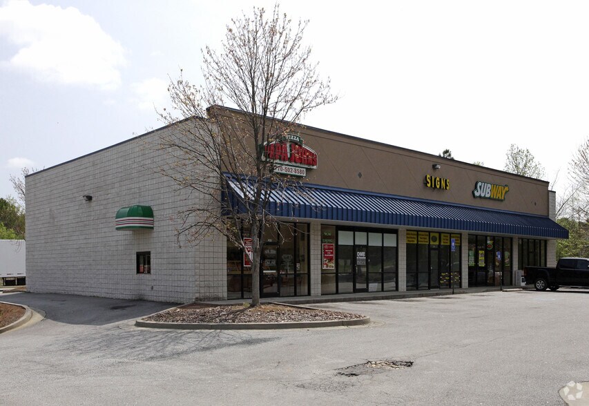 285 East Temple Ave, Newnan, GA à louer - Photo de l’immeuble – Image 3 sur 18
