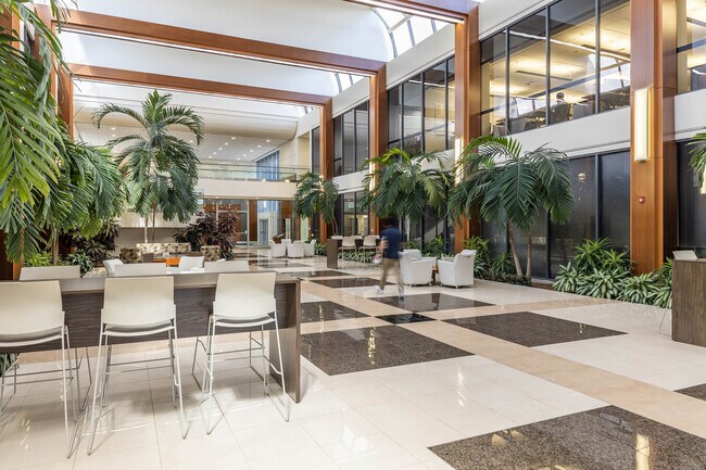 Plus de détails pour 951 Yamato Rd, Boca Raton, FL - Bureau, Bureau/Médical à louer