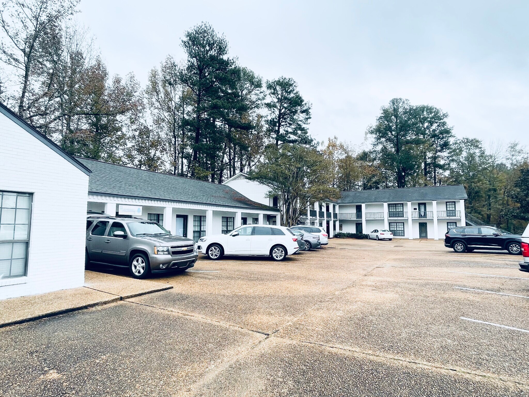 5719 Highway 25, Flowood, MS à louer Photo de l’immeuble– Image 1 sur 10