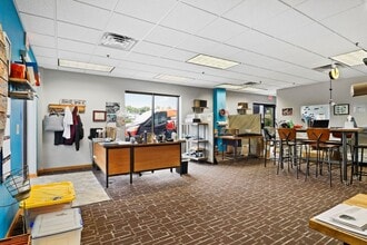 6330-6340 Copps Ave, Monona, WI à louer Photo intérieure– Image 1 sur 7