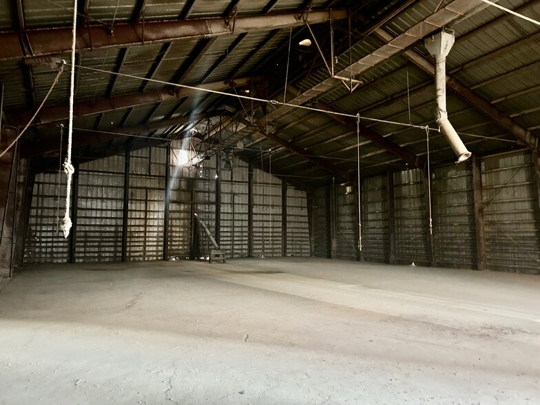 804 N Pecos St, Lockhart, TX à louer - Photo de l’immeuble – Image 3 sur 10