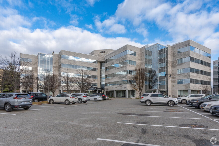 1325 Franklin Ave, Garden City, NY à louer - Photo de l’immeuble – Image 3 sur 6