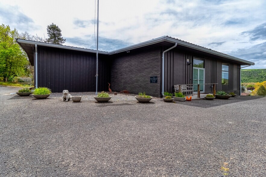 308 S 6th St, Dayton, WA à vendre - Photo de l’immeuble – Image 1 sur 72
