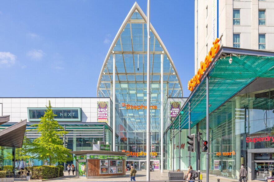 Ferensway, Hull à louer - Photo de l’immeuble – Image 1 sur 12