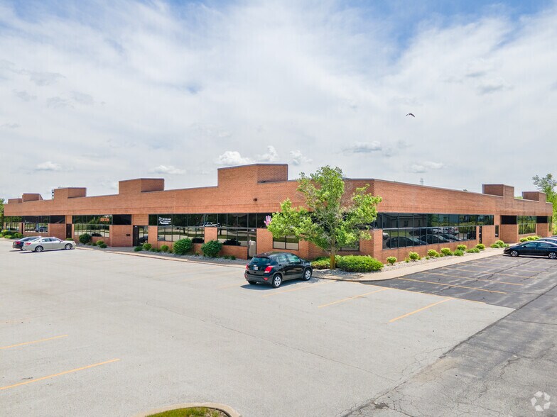 251-397 W 84th Dr, Merrillville, IN à vendre - Photo de l’immeuble – Image 3 sur 18