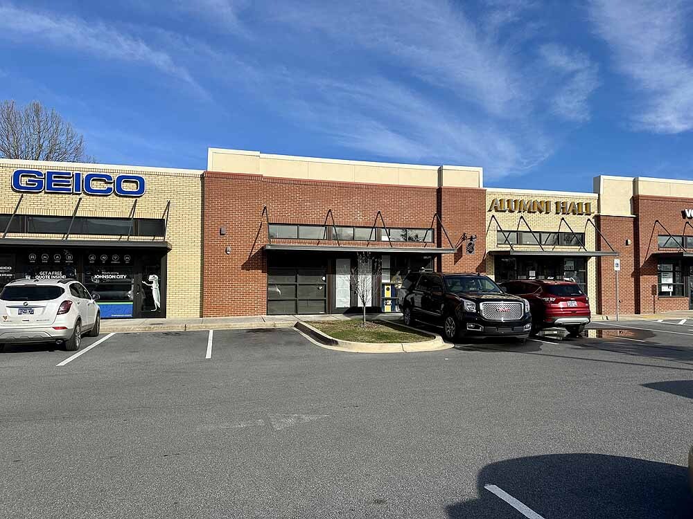 1120 W State of Franklin Rd, Johnson City, TN à louer Photo de l’immeuble– Image 1 sur 4