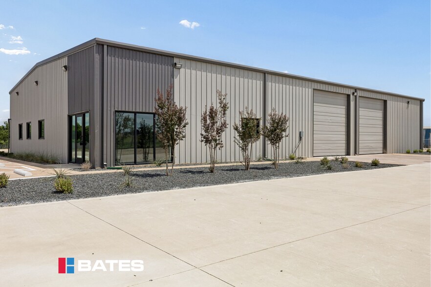 7020 N Interstate 35 E, Waxahachie, TX à louer - Photo de l’immeuble – Image 3 sur 23