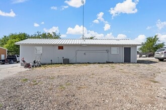 330 Elco Ln, China Spring, TX à louer Photo intérieure– Image 1 sur 6