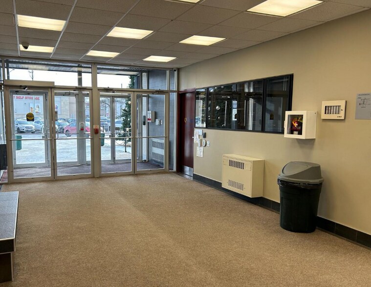 250 City Centre Ave, Ottawa, ON à louer - Photo intérieure – Image 3 sur 9