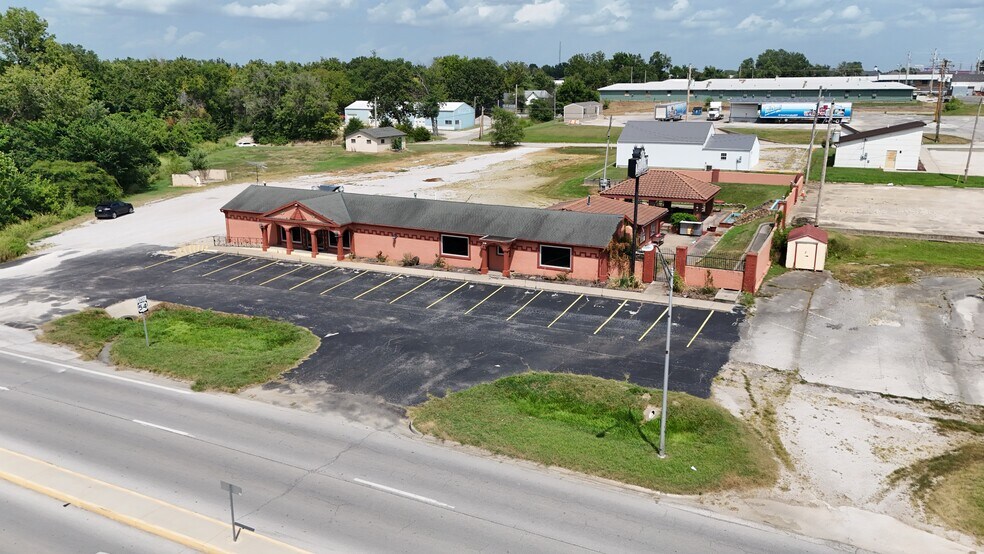 117 Centennial Blvd, Nevada, MO à vendre - Photo de l’immeuble – Image 2 sur 7