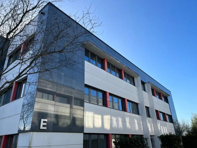 275 Boulevard Marcel Paul, Saint-Herblain à louer - Photo de l’immeuble – Image 1 sur 7
