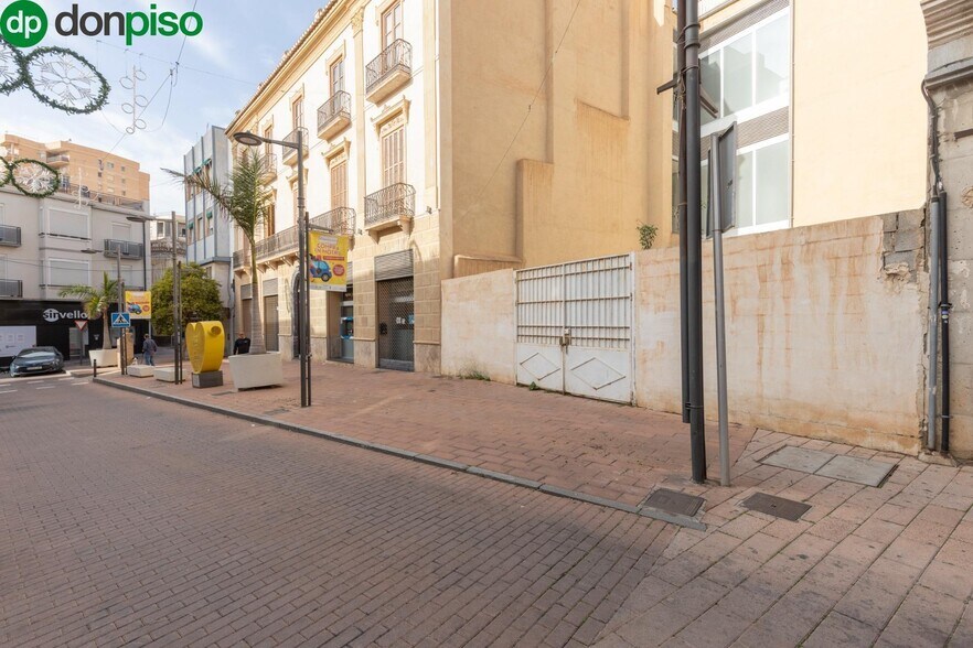 Plaza Javier de Burgos, 4, Motril, Granada à vendre - Photo de l’immeuble – Image 3 sur 19