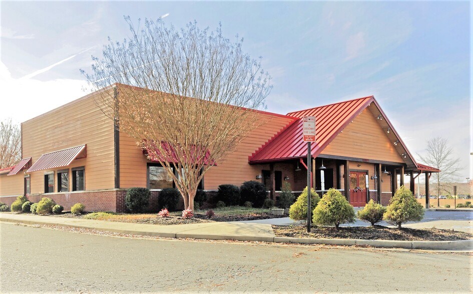10073 Brook Rd, Glen Allen, VA à vendre - Photo de l’immeuble – Image 1 sur 3