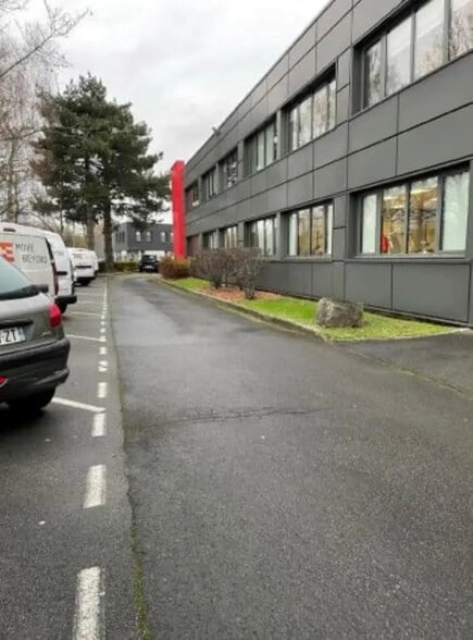 Bureau dans Marcq-en-Baroeul à louer - Photo de l’immeuble – Image 3 sur 11