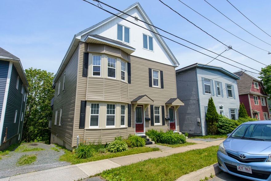 540-542 Mckiel St, Saint John, NB à vendre - Photo principale – Image 1 sur 26