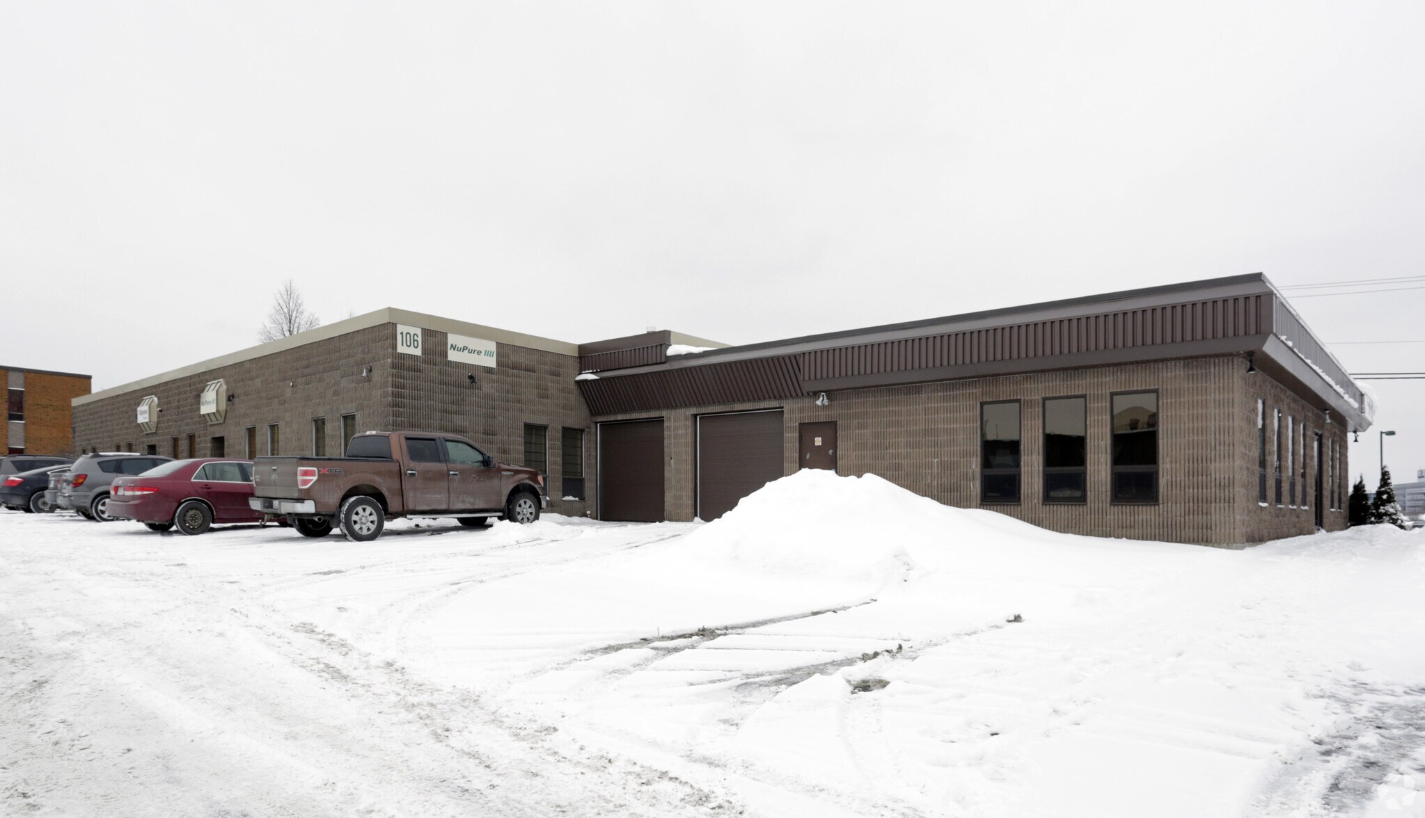 106 Schneider Rd, Ottawa, ON à louer Photo principale– Image 1 sur 5