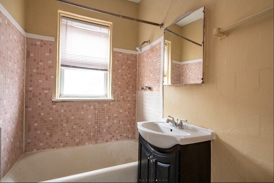 156-158 N Central Ave, Chicago, IL à vendre - Photo de l’immeuble – Image 3 sur 7