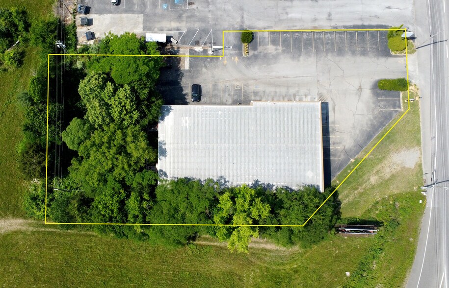 856 Tennessee Ave, Etowah, TN à louer - Photo de l’immeuble – Image 3 sur 13