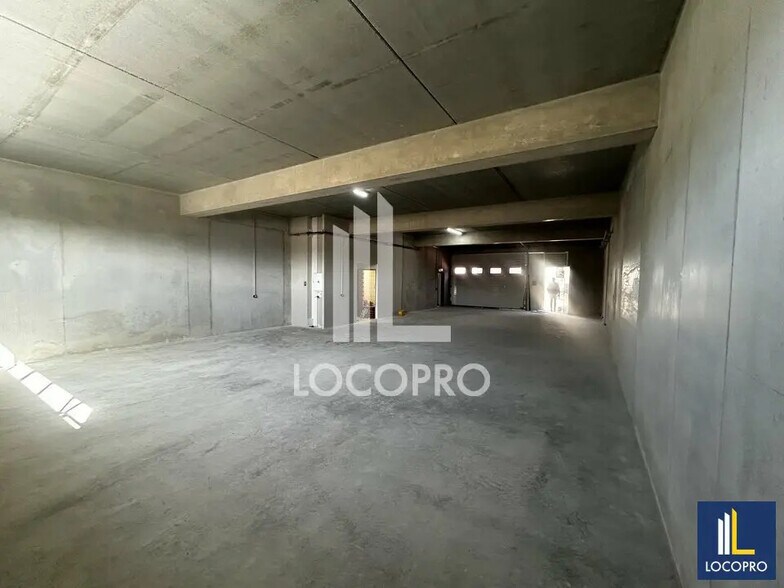 Local d’activités dans Valbonne à louer - Photo de l’immeuble – Image 3 sur 9