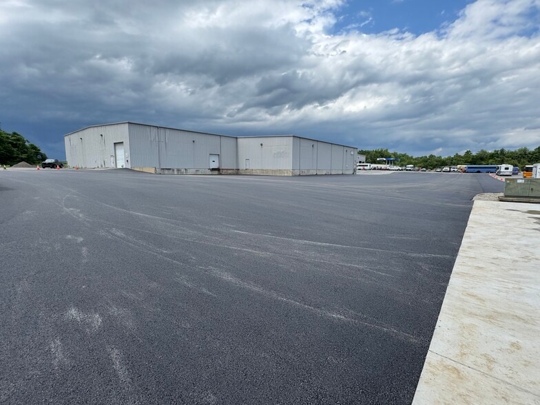 16121 Business Pky, Hagerstown, MD à louer - Photo de l’immeuble – Image 1 sur 17