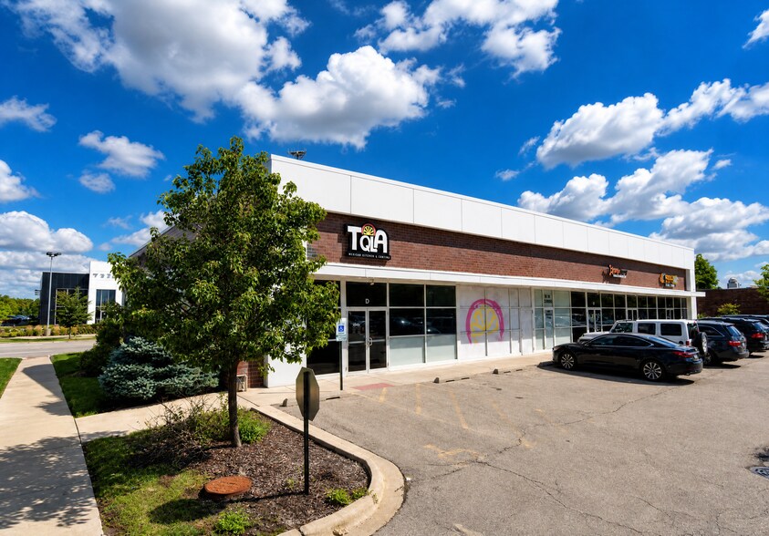 19-31 W Ogden Ave, Westmont, IL à louer - Photo de l’immeuble – Image 3 sur 15