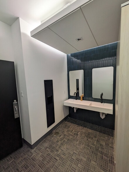 6405 W Wilkinson Blvd, Belmont, NC à louer - Photo intérieure – Image 3 sur 5