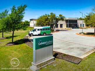 Plus de détails pour 2101 E Park St, Cedar Park, TX - Local commercial à vendre