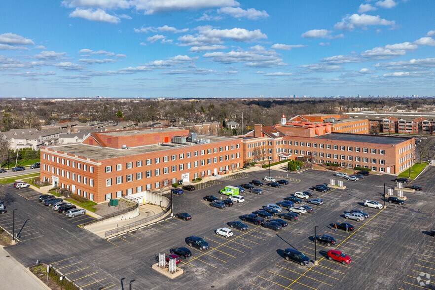 350 S Northwest Hwy, Park Ridge, IL à louer - Photo principale – Image 1 sur 7