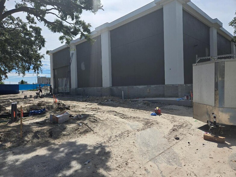 11210 N 30th St, Tampa, FL à louer - Photo de l’immeuble – Image 2 sur 7