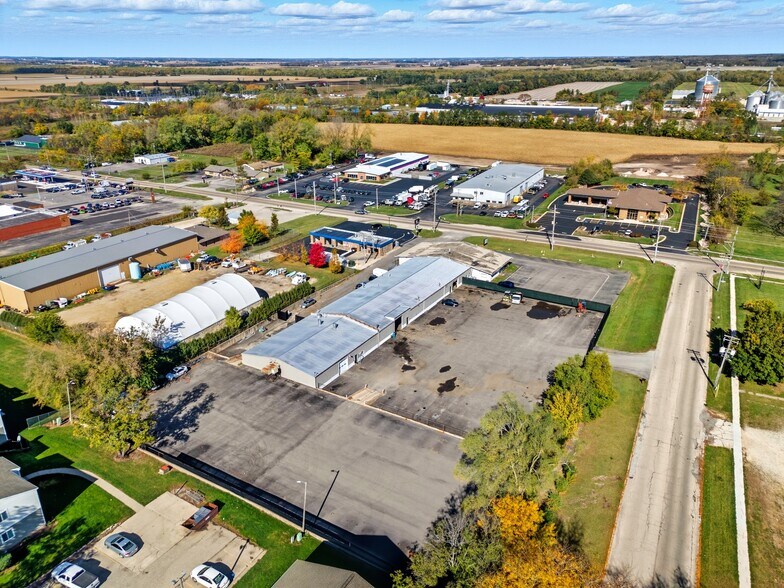 801 W Grant Hwy, Marengo, IL à louer - Photo de l’immeuble – Image 2 sur 46