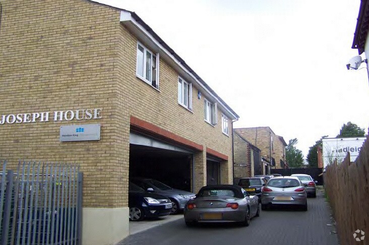 2C Florence Ave, Enfield à louer Photo principale– Image 1 sur 4
