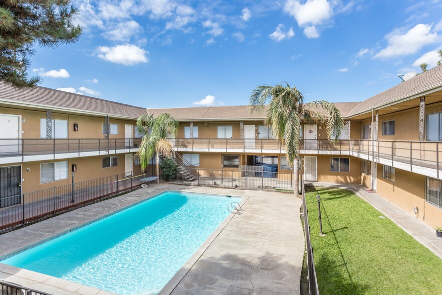 3143 S H St, Bakersfield, CA à vendre - Photo de l’immeuble – Image 3 sur 9