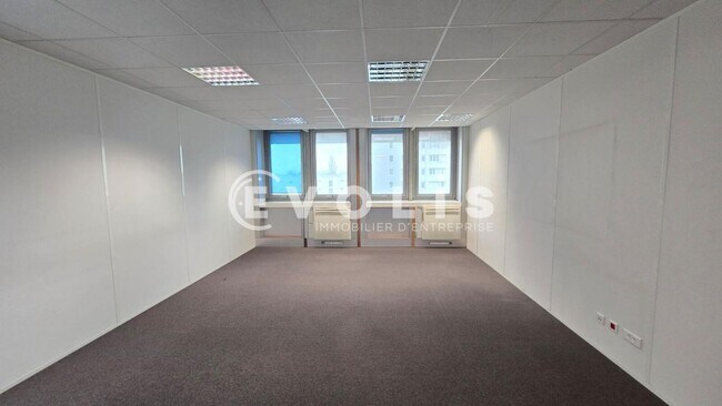 Plus de détails pour 16 Avenue Jean Jaurès, Choisy-le-Roi - Bureau à louer