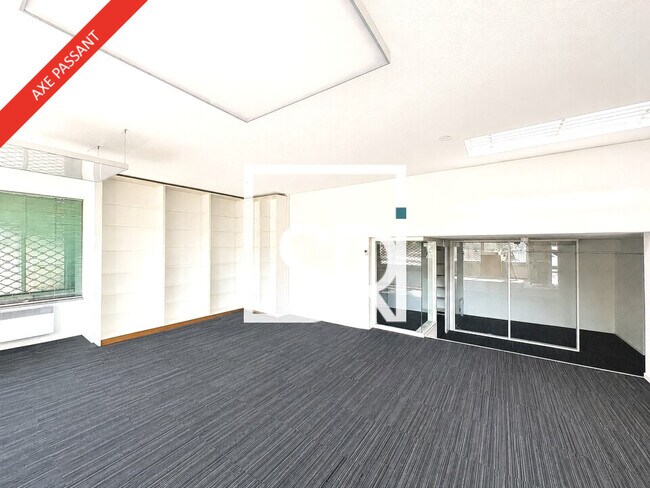 Plus de détails pour Local commercial à vendre