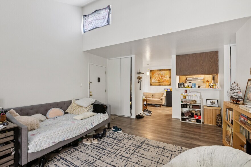 1411 Oxford St, Redwood City, CA à vendre - Photo de l’immeuble – Image 2 sur 51
