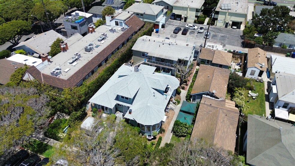 1815 10th St, Santa Monica, CA à vendre - Photo de l’immeuble – Image 3 sur 9