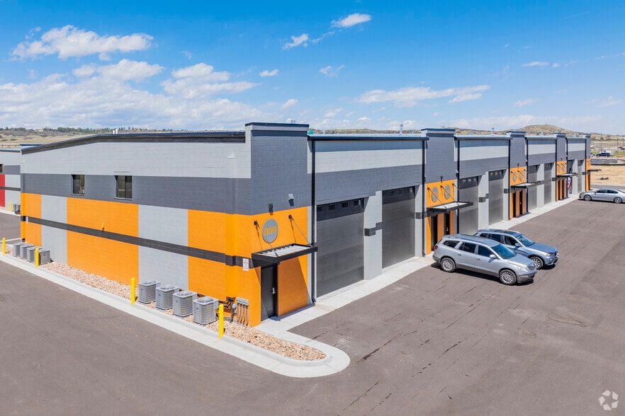 Pre-Leased Investment Units Castle Rock portefeuille de 7 biens à vendre sur LoopNet.fr - Photo principale – Image 2 sur 4