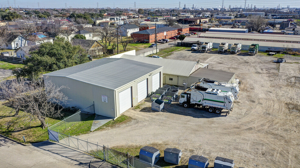 1812 Avenue J, Galena Park, TX à louer - Photo de l’immeuble – Image 1 sur 10