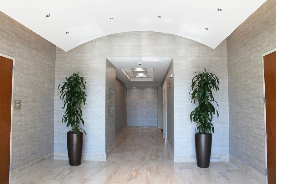 5734 Trinity Rd, Raleigh, NC à louer - Photo de l’immeuble – Image 3 sur 6