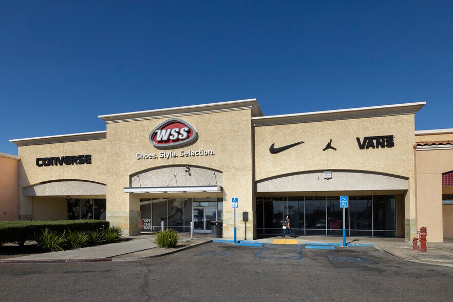 1043-1199 N Mount Vernon Ave, Colton, CA à louer - Photo de l’immeuble – Image 2 sur 10