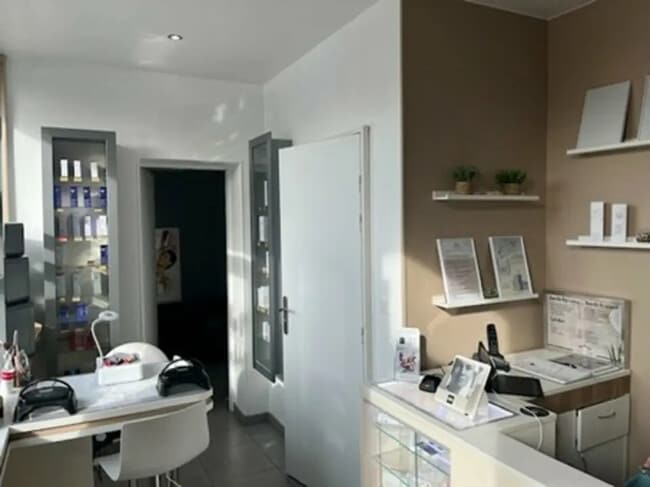 Plus de détails pour Local commercial à vendre