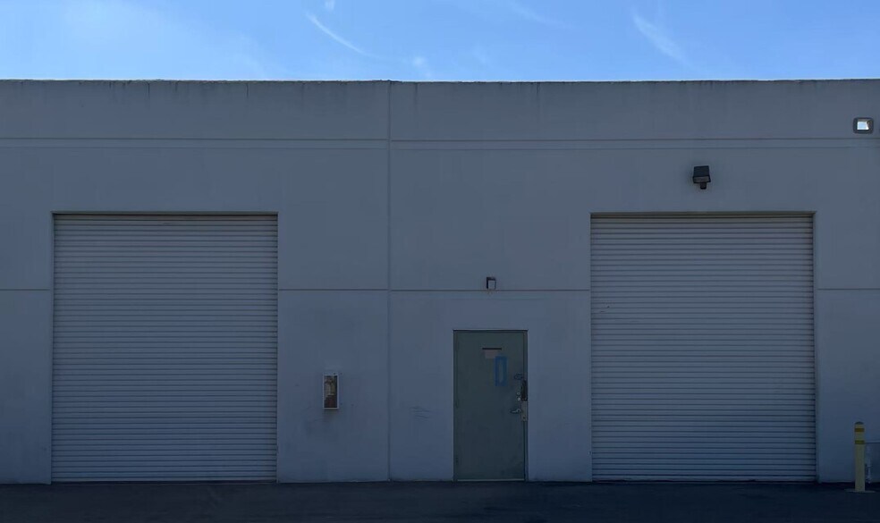 1800-1826 Carnegie Ave, Santa Ana, CA à louer - Photo de l’immeuble – Image 3 sur 9