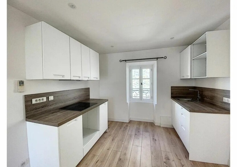 Local d'activités dans Valbonne à vendre - Photo de l’immeuble – Image 3 sur 10