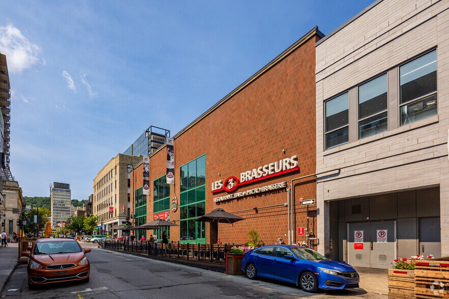 1344-1356 Rue Sainte-Catherine O, Montréal, QC à louer - Photo de l’immeuble – Image 3 sur 11