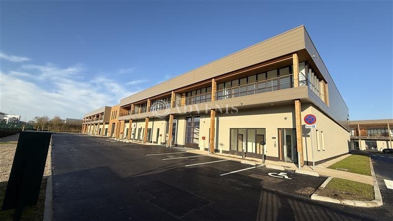 26 Rue De Lamirault, Collégien à louer - Photo de l’immeuble – Image 3 sur 9