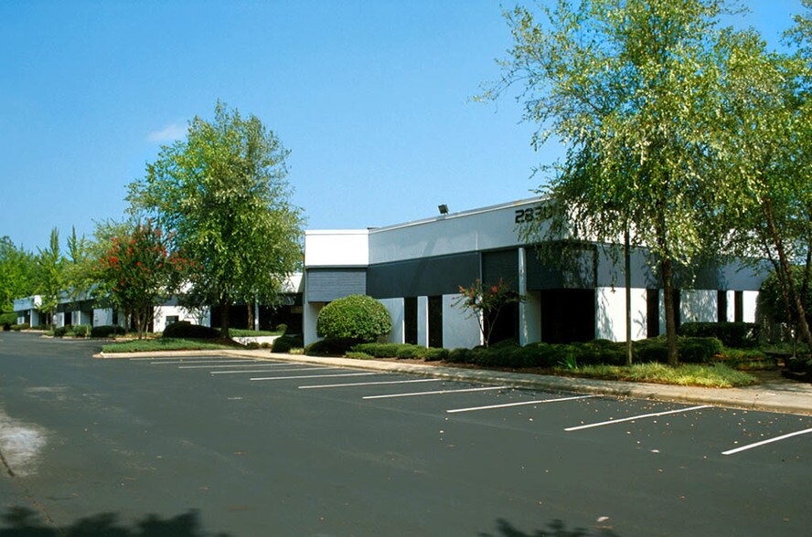 2838 Queen City Dr, Charlotte, NC à louer - Photo de l’immeuble – Image 3 sur 7