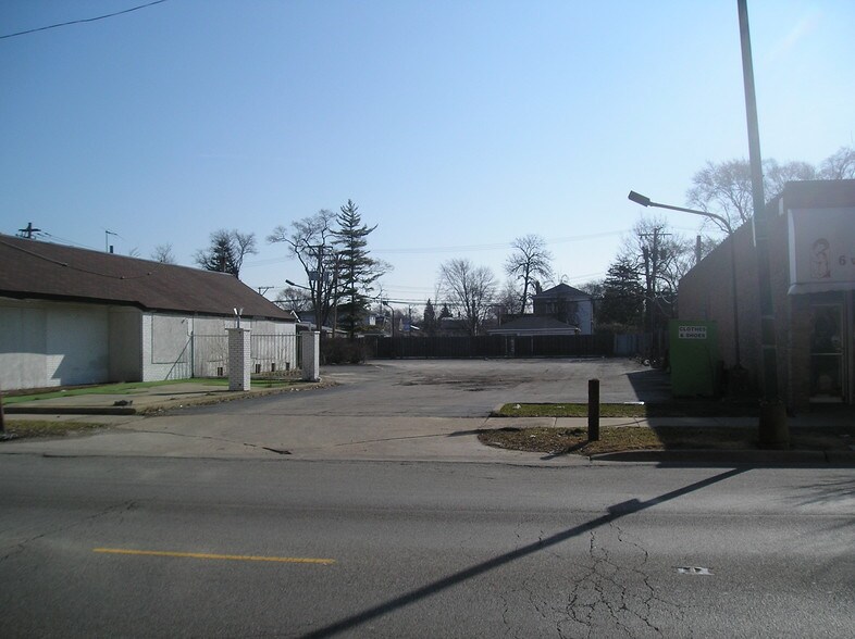 1933 N Harlem Ave, Chicago, IL à vendre - Photo de l’immeuble – Image 2 sur 4